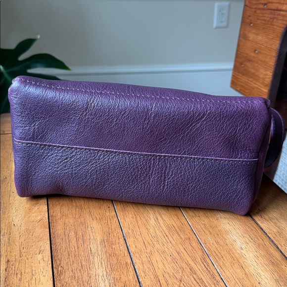 AP PLG Triangle in Plum - Picture 5 of 8